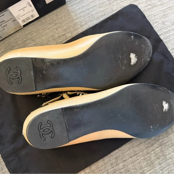 CHANEL Vintage Beige Leather Mary Jane Flats with Black Patent Cap Toe - Picture 8 of 8